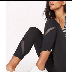 Lululemon wonder under crop scallop black legging